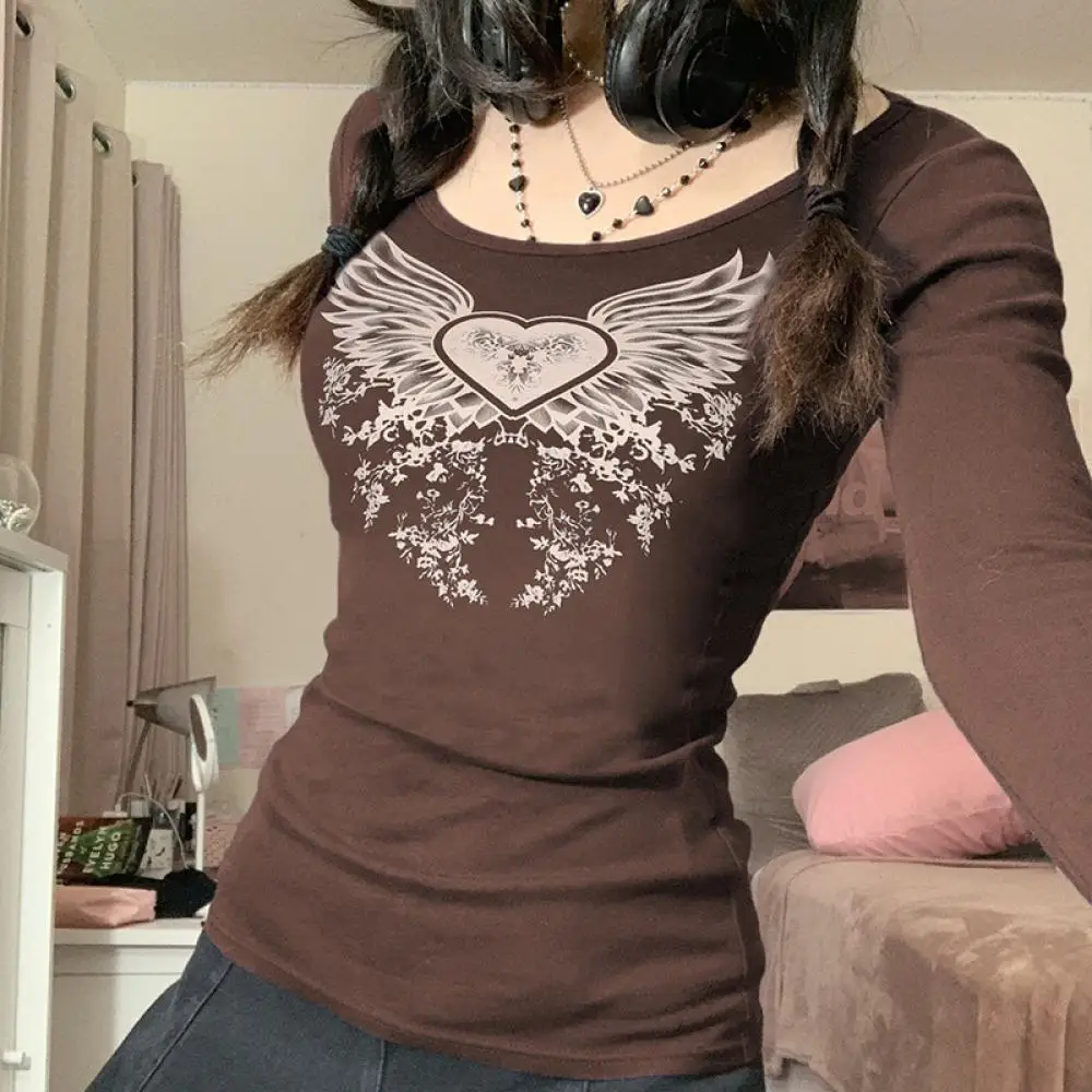 Женская футболка с длинным рукавом круглым вырезом и графическим принтом |