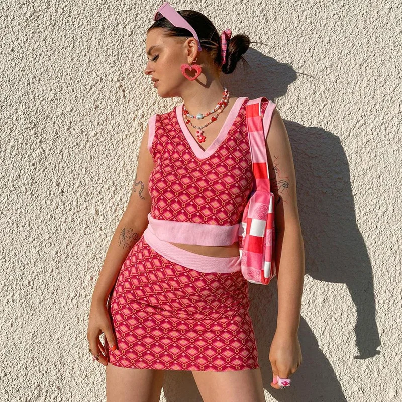 

Женский комплект из двух предметов BBK, майка с V-образным вырезом и мини-юбка-карандаш, синий и красный геометрический рисунок, Y2K, лето 2021