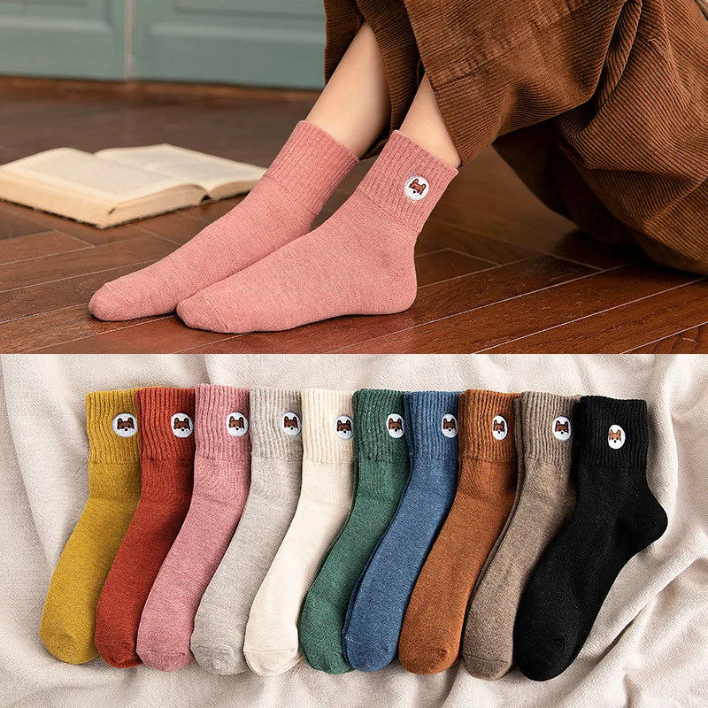 

Spring and Autumn New Ladies Pile Socks Solid Color Embroidery Ladies Cotton Socks Fashion Ladies Medium Tube Socks Women