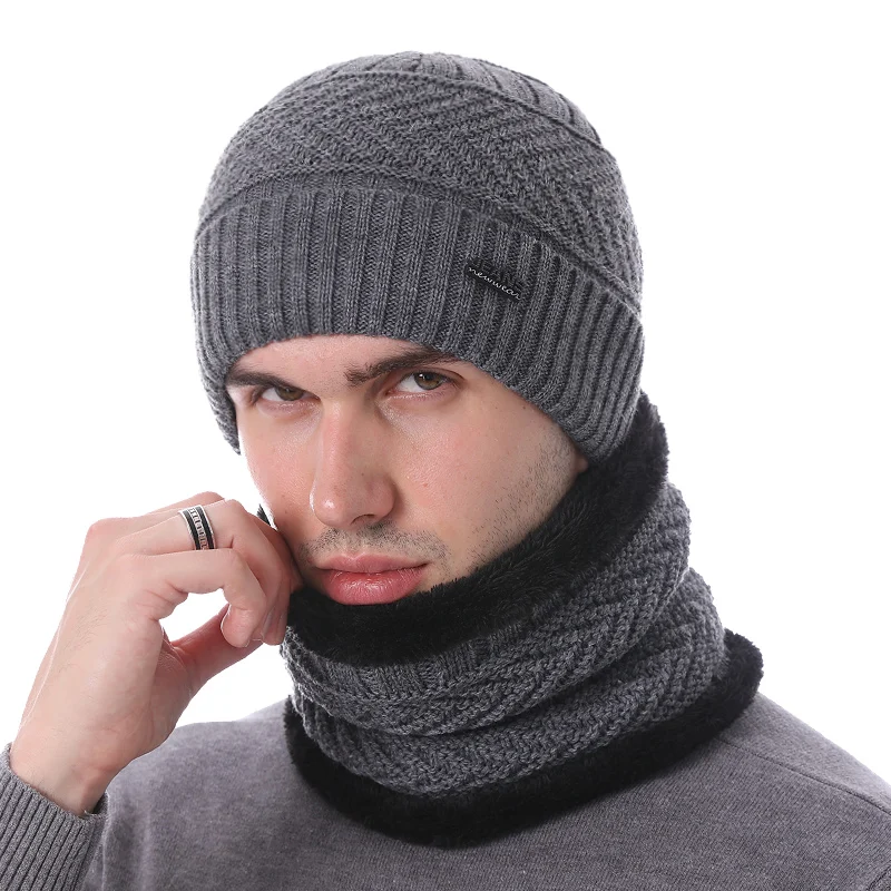 Зимняя вязаная шапка YOUBOME