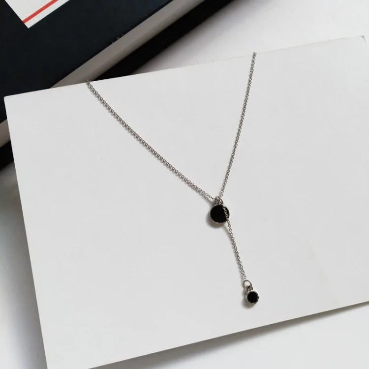 

New Version of Black Dripping Oil Round Pendant Necklace Personality Temperament Clavicle Chain Simple Short Necklace for Women