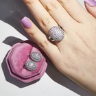 Комплект ювелирных украшений для невесты, комплект из 2 круглых сережек-гвоздиков серебристого цвета, обручальное кольцо с ореолом, подарок на свадьбу, Рождество, вечеринку, J6016