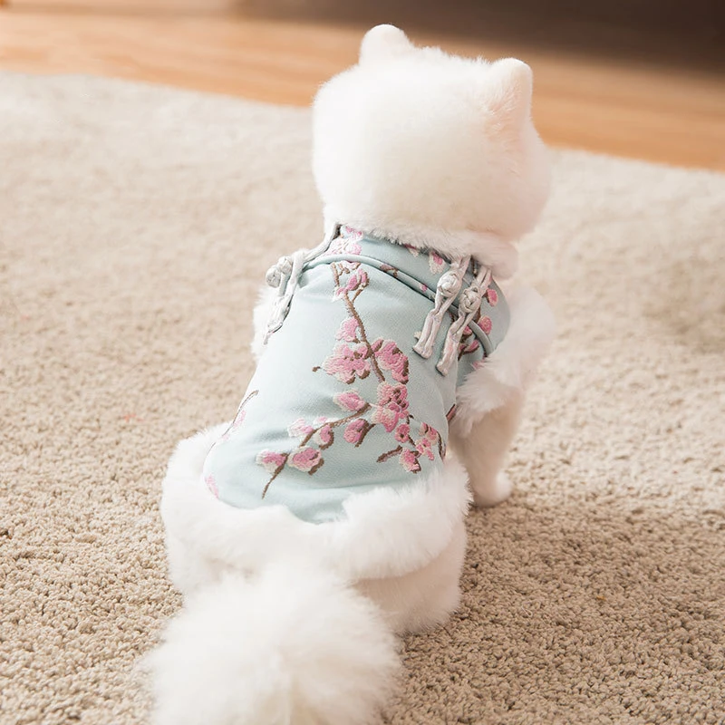 

Зимняя одежда для собак, теплое пальто для собаки, костюм для щенка, китайский новогодний костюм для щенка с вышивкой цветущей сливы, одежда ...