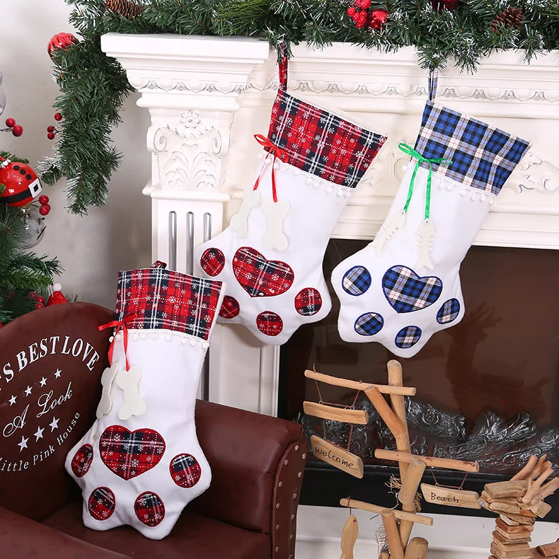 

2021 Plaid Christmas Stocking Buffalo Hanging Puppy Dog Christmas Stocking with Large Paw for Christmas Decoration