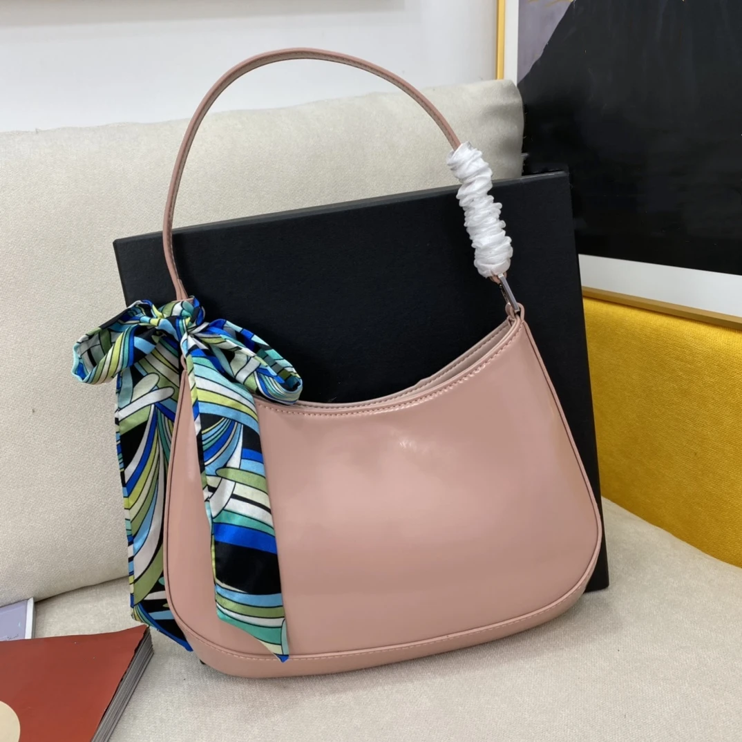

Ladies Multicolor Patent Leather Hand-held Crossbody Underarm Bag