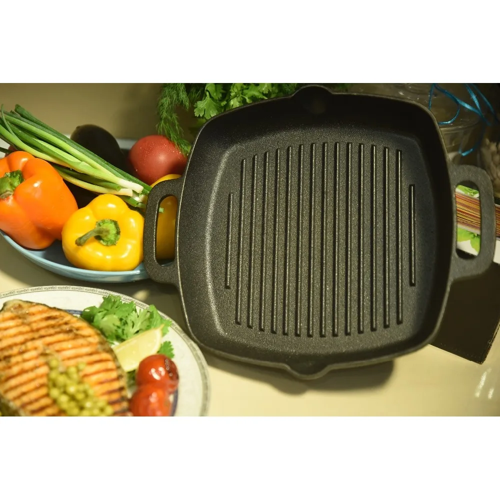 СКОВОРОДА-ГРИЛЬ ЧУГУННАЯ ЛИТАЯ. С рифлёным дном и двумя сливами. Размер 24*24 см. |