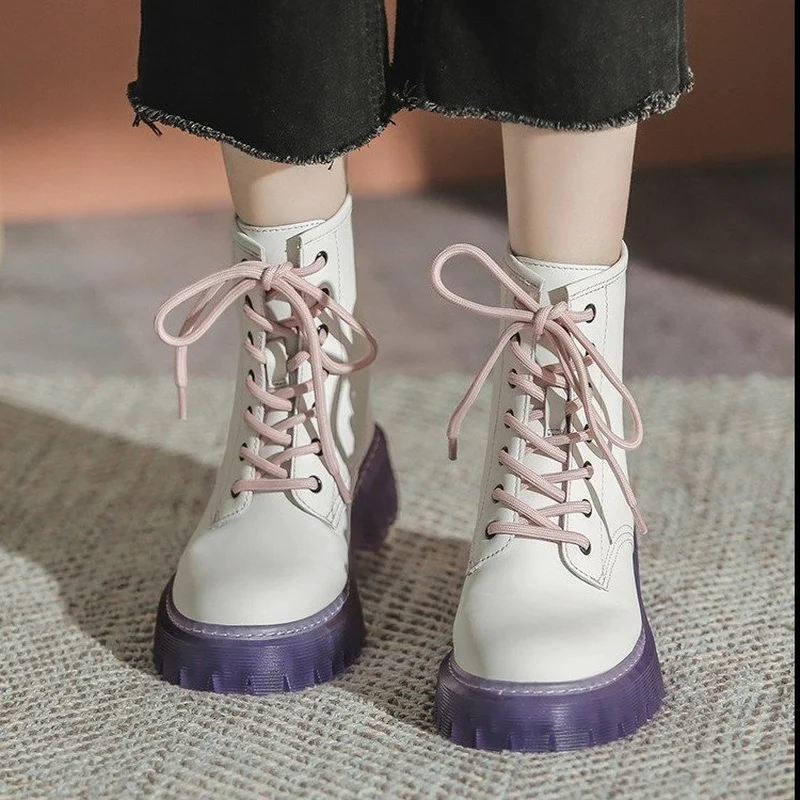 

Женские ботинки со шнуровкой, на платформе, полуботинки мартинсы, короткая массивная мотоциклетная обувь, женские ботинки на плоской подош...