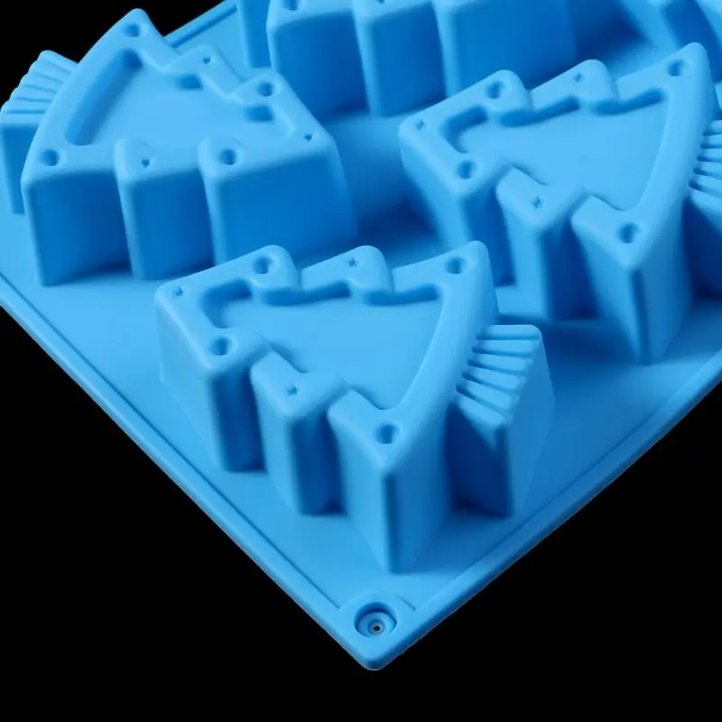 

Christmas Tree Silicone Mold Fondant Chocolate Cake Soap Baking Mould Decorating (Random Color) Baking & Pastry Tools