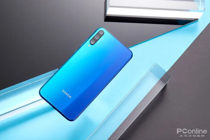 Стоковые Honor Play 3 сотовые телефоны Kirin 710F Восьмиядерный 6,3" ips 1560X720 6 ГБ ОЗУ 64 Гб ПЗУ 9,0 МП GPU TURBO Android смартфон