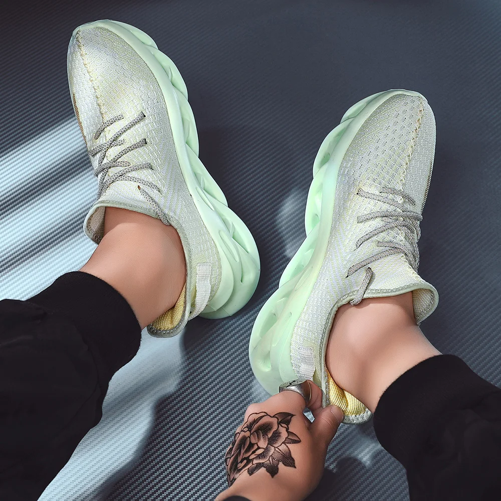 

Outdoor Air Mesh Breathable Men Sneakers 2019 Brand Tenis Masculino Luminous Autumn Ankle Boots Wear Resistant Sport Shoes Men