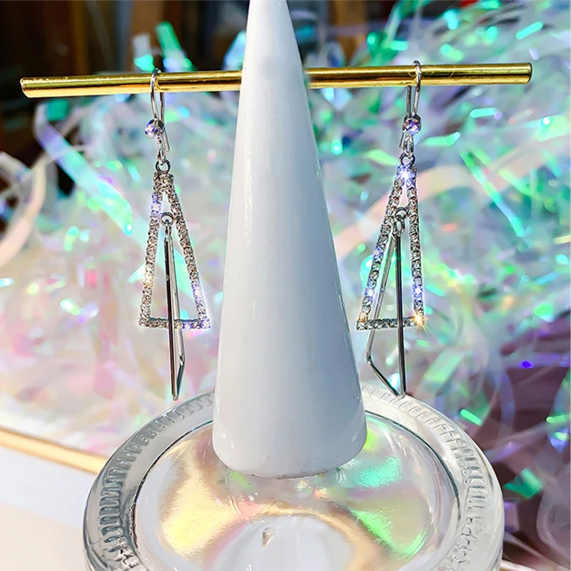 Женские серьги-подвески с блестящей стороной модные брендовые треугольные