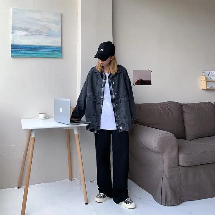 

The new Autumn 2020 Korean version of loose high-waists slimming white straight tube wide-legged floor slacks