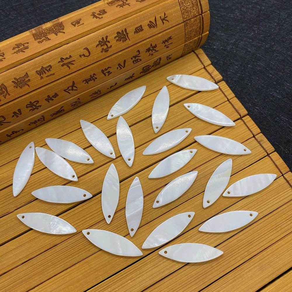 

20 Pieces of Natural Freshwater Shell Pendants Willow-shaped White Carved High-quality DIY Crafted Exquisite Jewelry Decoration