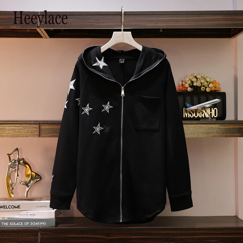 Пальто с капюшоном размера плюс вышивкой черного цвета 2019 женские куртки весна