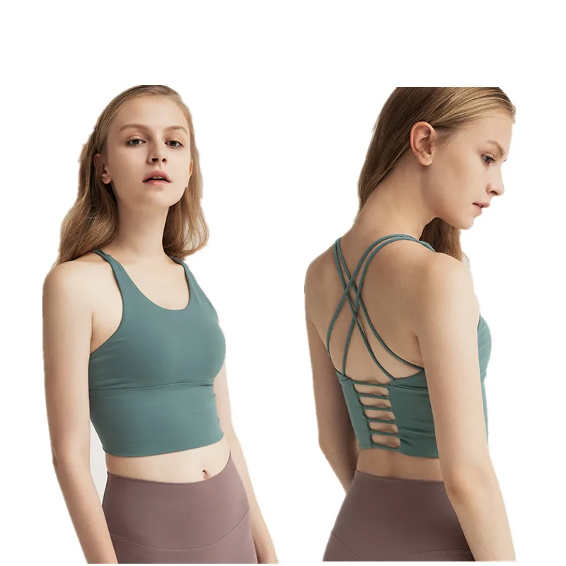 

Бюстгальтер женский спортивный на бретельках с чашками пуш-ап