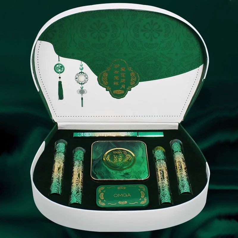 

Новый продукт, набор из семи предметов, Подарочная коробка для макияжа, жидкая подводка для глаз, ручка, помада, бальзам для подушки, Рождест...