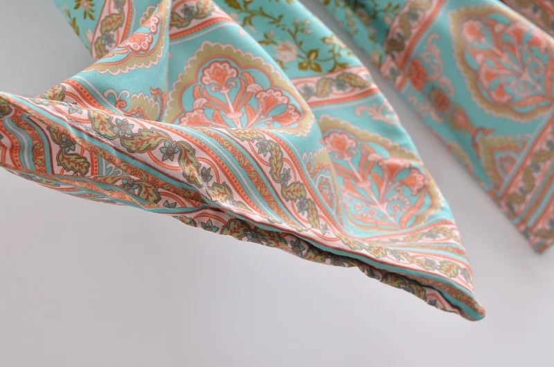 Женское кимоно в стиле бохо винтажное с цветочным принтом и поясом богемное