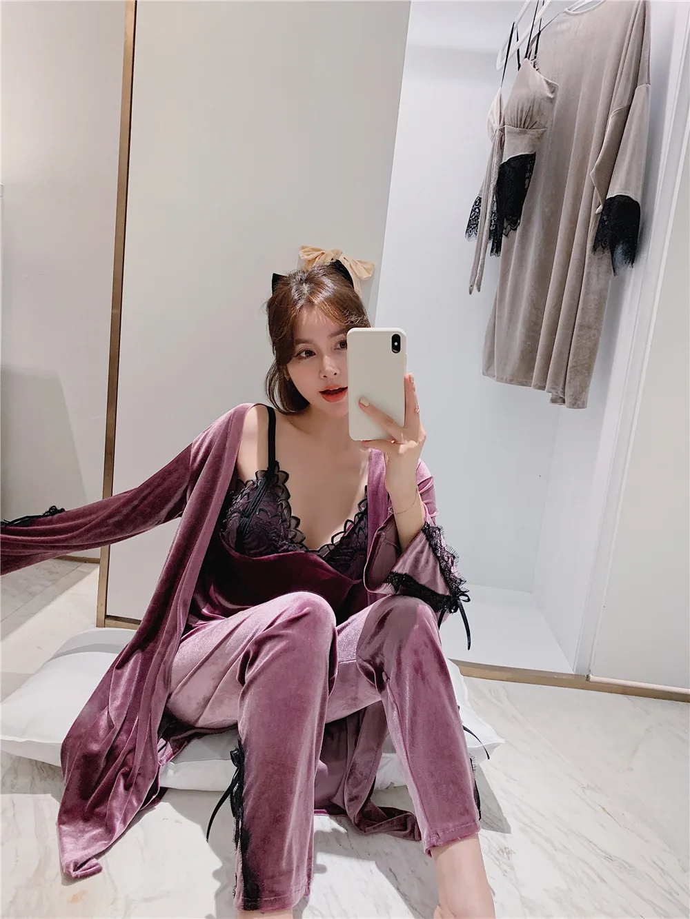 

Autumn And Winter Sexy Three-piece Pajamas With Chest Pad Suspenders Women's Gold Velvet Pajamas Home Wear
