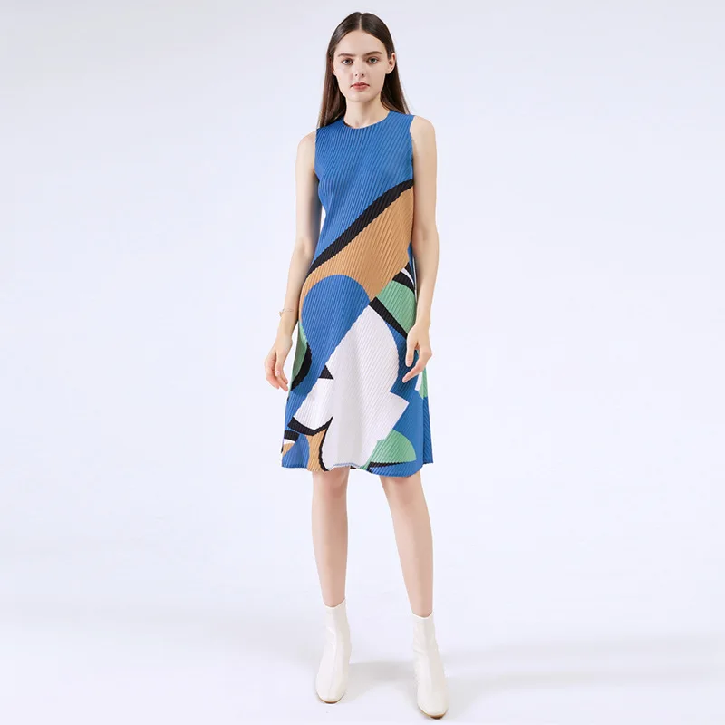 

2021 Fashion New Sleeveless Blue Printed Geometric Pleated Temperament High-end Round Neck Sleeveless Casual Short Skirt