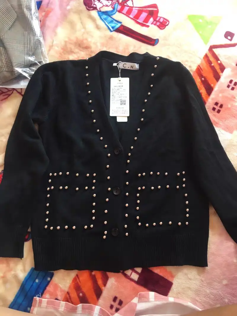 MUMUZI весна 2020 новый черный однобортный свитер с v-образным вырезом и бусинами