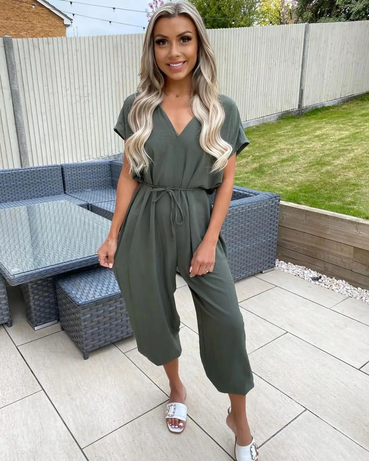 

Large Size Women's Summer New Women's Clothing Solid Color and V-neck Short Sleeve High Waist Lace-up Cropped Loose Jumpsuit
