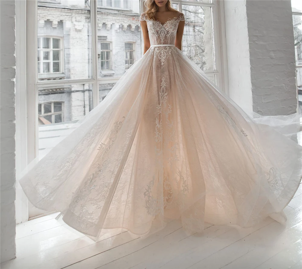 

Excellent Illusion Appliques Bride Dresses Sashes Champange See-Through Empire Sweep Train Soft Tulle Wedding Dresses