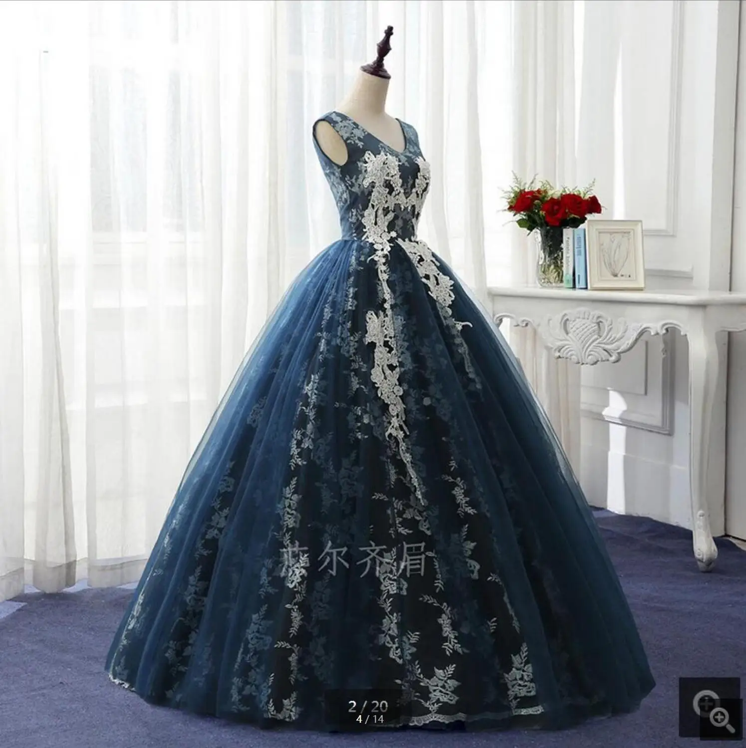 

2020 New Arrival Navy Blue lace Ball Gown Prom Dress V Neck Appliques Princess Beaded Prom Dresses Sweet 16 Party dresses 2020