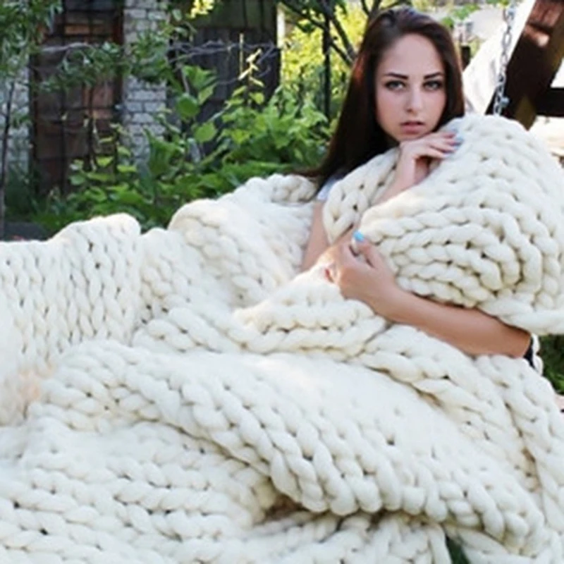 

New 80X100cm New Warm Handmade Chunky Knit Blanket Thick Home Bed Decor
