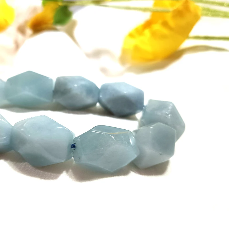 Аквамарин плоский синий барокко граненый 12-16 мм для изготовления ювелирных