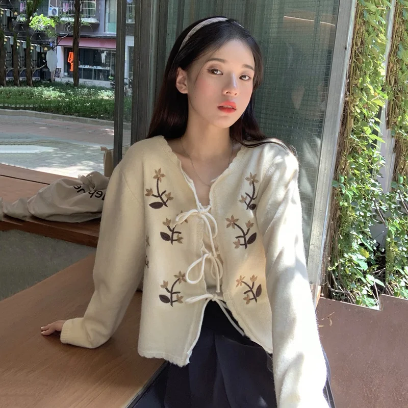 Женский трикотажный свитер с длинным рукавом осень 2021 |