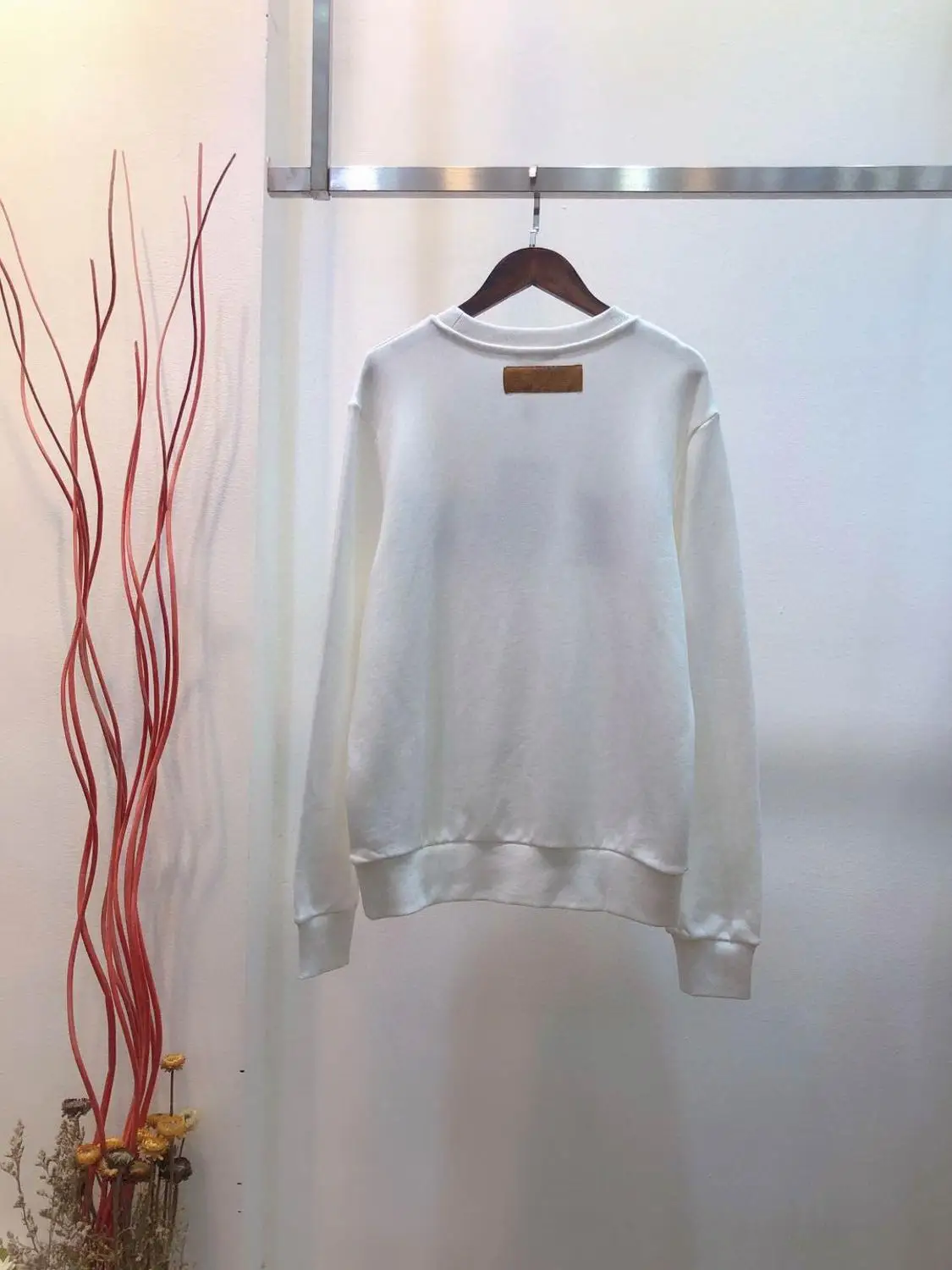 Женский модельный свитер с круглым вырезом длинным рукавом и вышивкой осень 112698