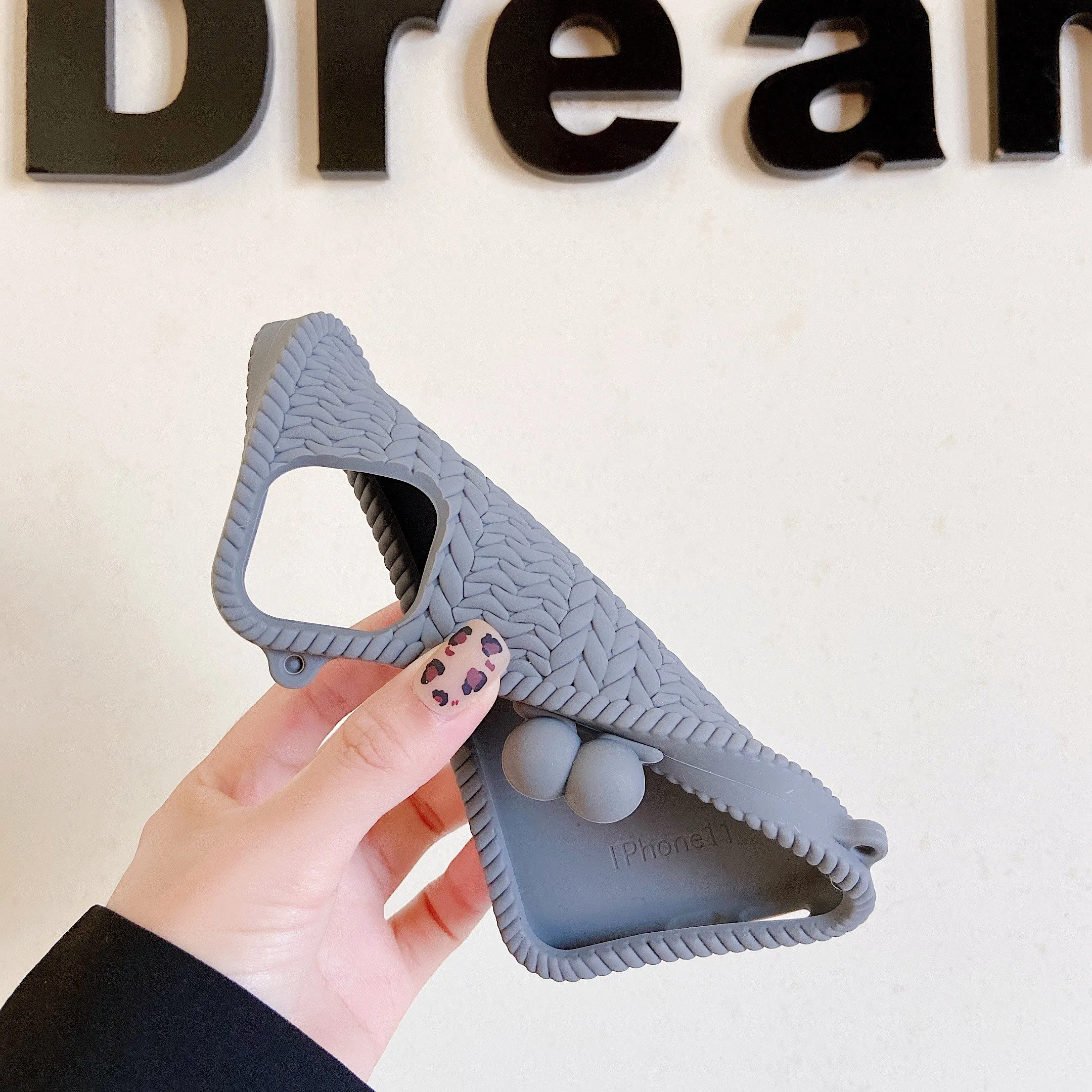 

The pattern of the silicone basket is suitable for iPhone 11 and iPhone 12 series mobile phone cases