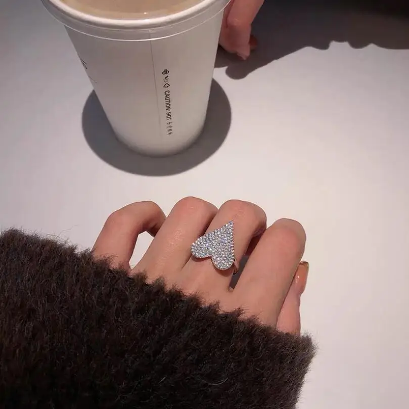 Женское кольцо с фианитом большое в форме сердца регулируемое - купить по