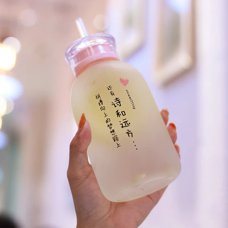 Кавайная стеклянная бутылка для воды с соломинкой и крышкой мультяшная матовая