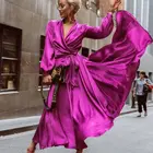 Платье атласное с V-образным вырезом и длинным рукавом