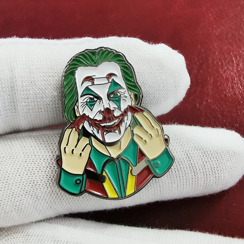 Наденьте интерактивную эмалированную заколку с веселым лицом Джокера|Броши| |