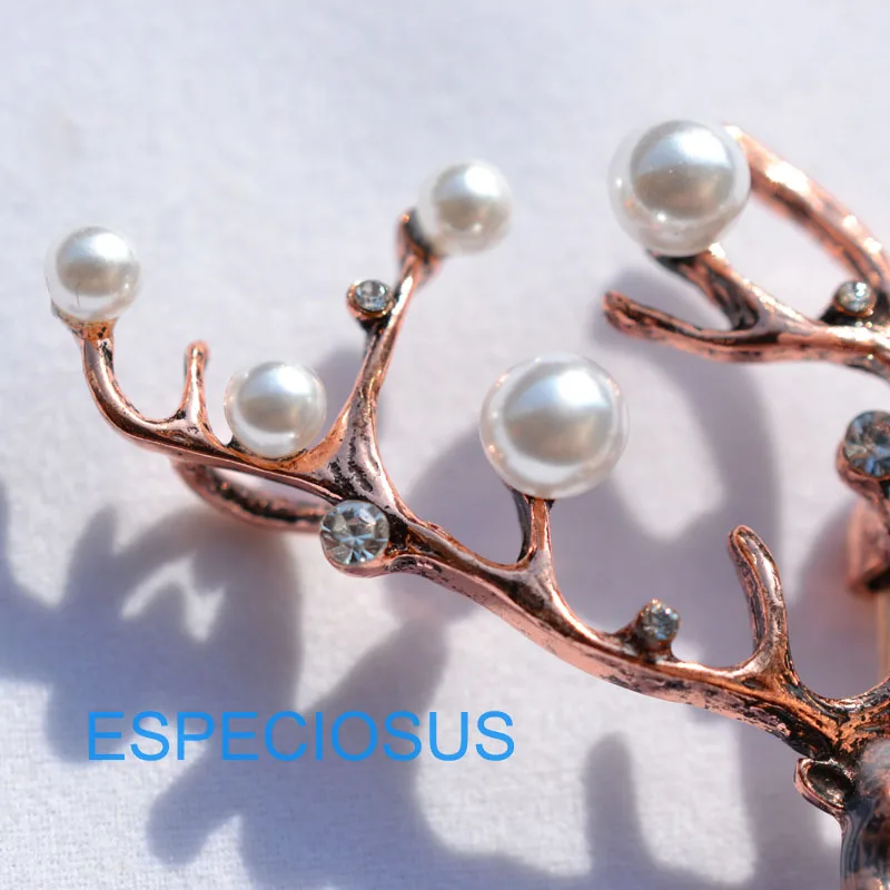 Классические ювелирные изделия брошь в виде оленя со стразами темно-красные