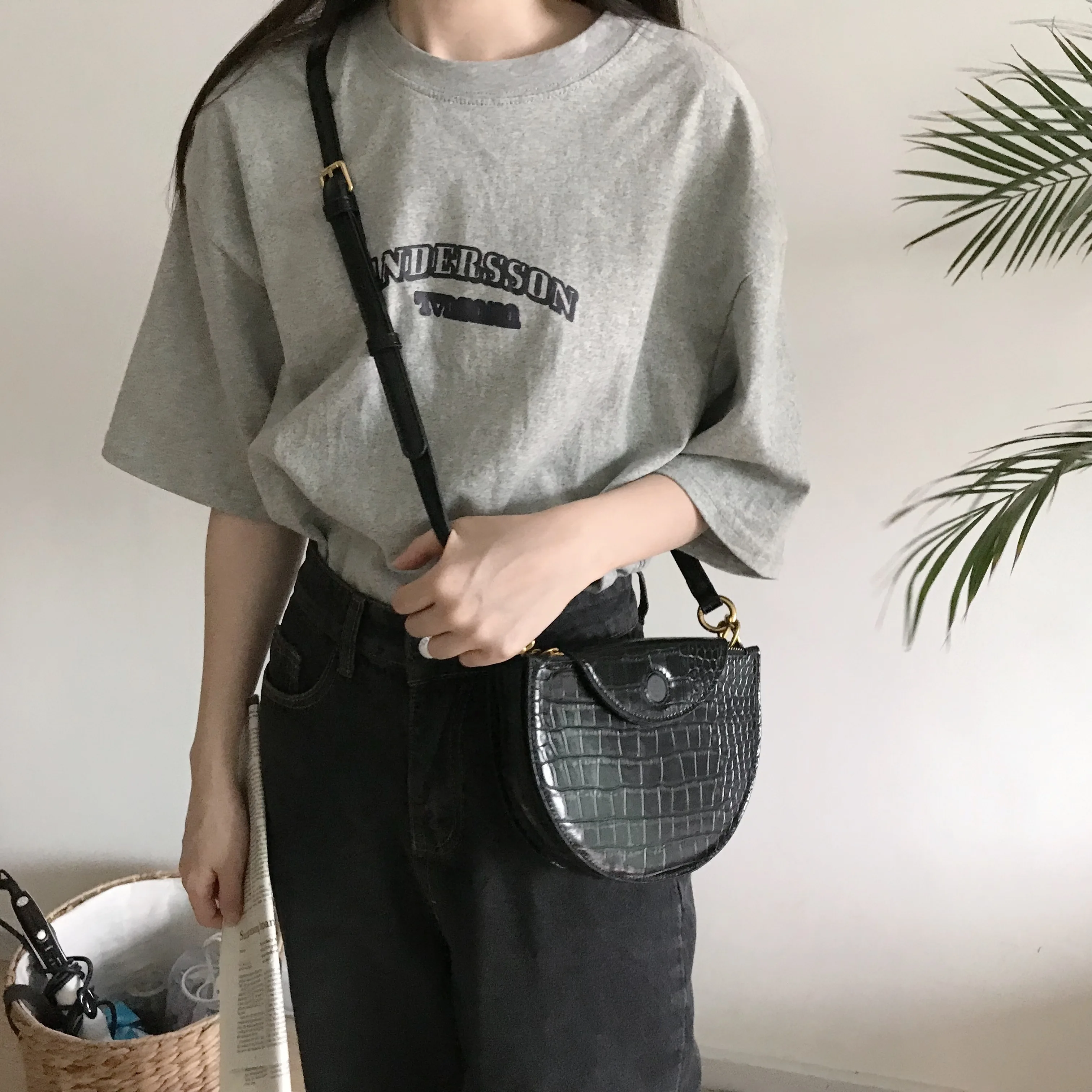 

Fashion Crocodile women Handbag Semicircle Saddle Bags PU Leather Round Shoulder Messenger Bags Luxury Designer Chain sling bags