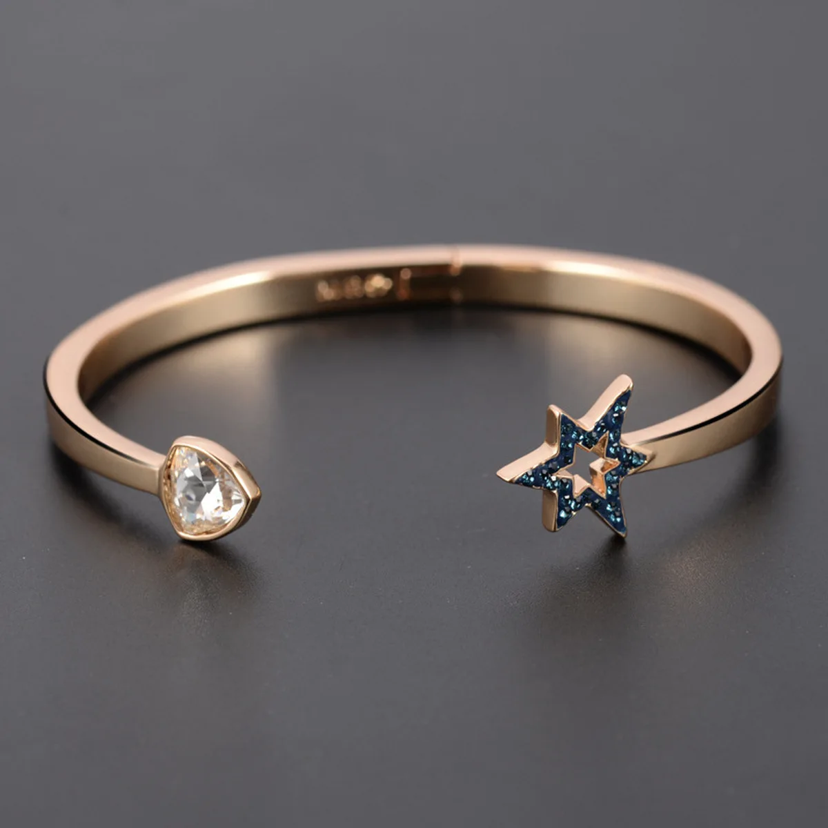 

QSJIE High Quality SWA New Crystal Gift Jewelry Noble Upper Grade Bracelet Charming fashion jewelry