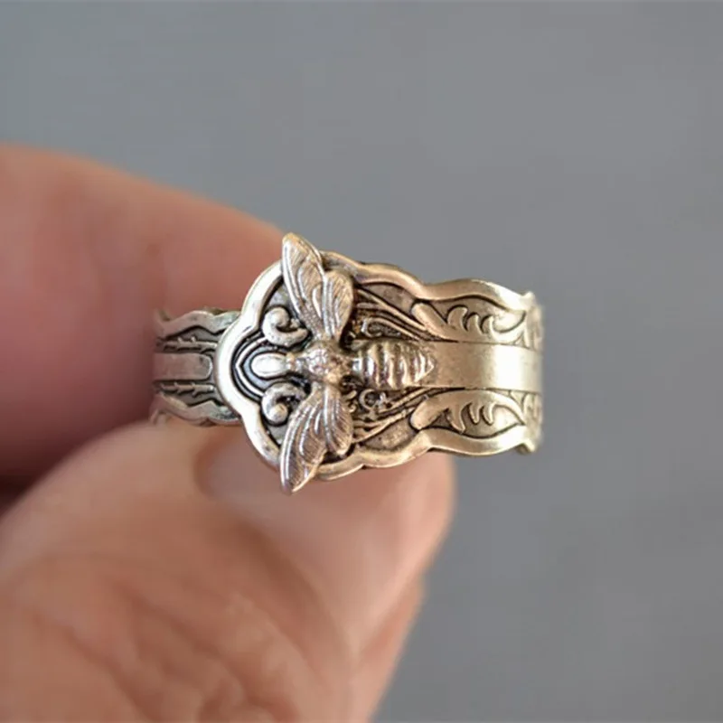 

New Creative Vintage Dragonfly Closed Ring for Women Men Punk Personality Insect Wide Brim Ring Jewelry Accessories Party Gift