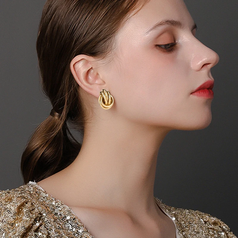 

Vintage Gold Color Twist Statement Earrings for Women Fashion Geometric Metal Drop Earrings Punk Hiphop Stud Earrings Jewelry
