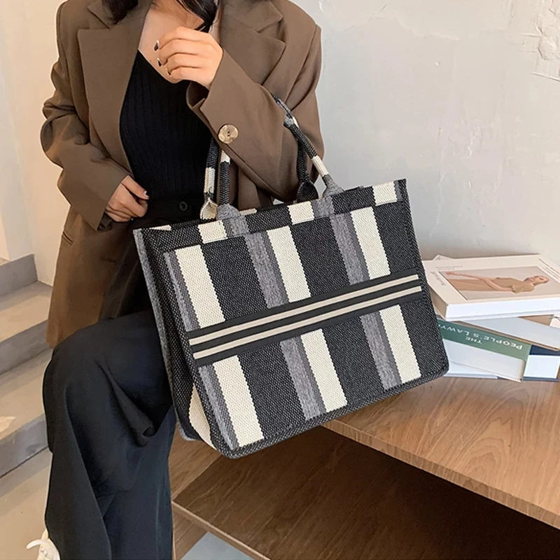 

Large Capacity Tote handbag for women 2021new high quality Designer Fashion canvas Shoulder Bag Female Brand shopper Bags