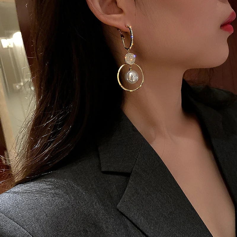 

2021 New Fashion Korean Oversized White Pearl Drop Earrings for Women Bohemian Golden Round Zircon Wedding Earrings Jewelry Gift