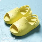 Детские сандалии и тапочки домашняя пляжная Уличная обувь на толстой подошве с открытым носком для мальчиков и девочек 2021