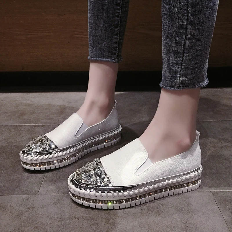 

Туфли XJRHXJR женские на плоской платформе, повседневные модные, со стразами, плоская подошва, белые кожаные лоферы, весна-лето