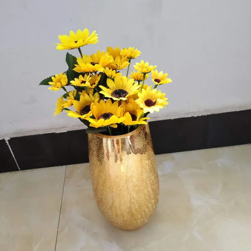 Ваза из золотистого стекла с современным покрытием искусственные цветы сушеные