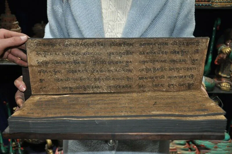 

wedding decoration Tibet Tantra Temple Old Wood Xuan paper Pray Buddhist scriptures Sutra Book Set