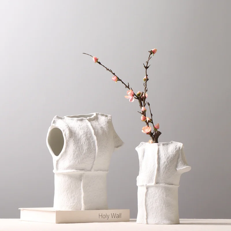 

Nordic Creative Human Body Sculpture White Ceramic Dried Flowers Vase Home Decoration Accessories Flower Arrangement Ornaments