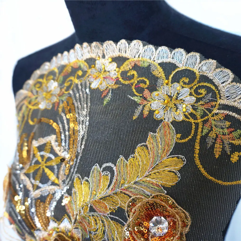 Кружевная ткань с блестками вышитыми цветами и Фениксом 130 см | Дом сад