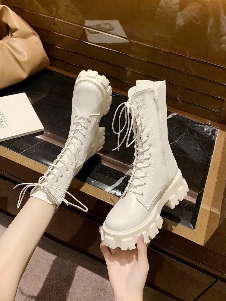 2020 Сезон весна осень Женские белые ботинки Осенние модные черные кожаные